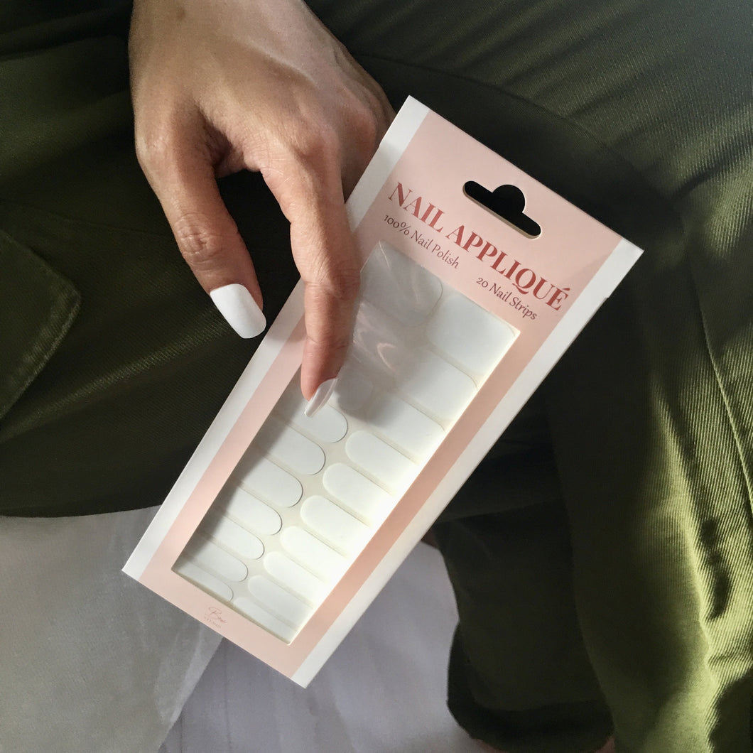 White solid color gel nail wrap in 20 pieces